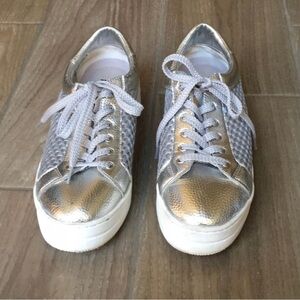 BNWOT Steve Madden silver sneakers size 8